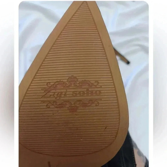 Zigi Soho Black Slingback Gold Silver  Adornments Pointed Toe Size 7 - Picture 8 of 10